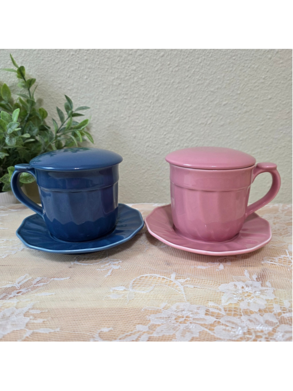 Ganz Mug Set with Lids and Saucers, One Size, Blue and Pink